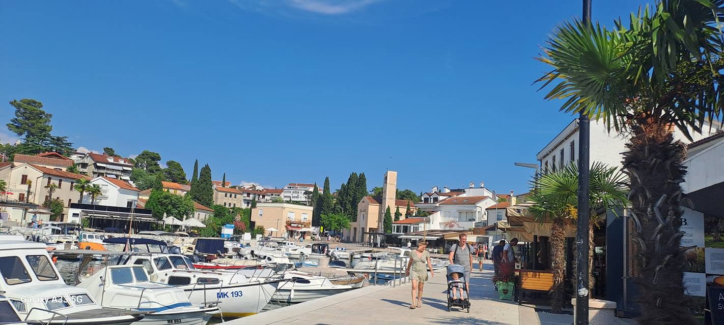 Malinska on Krk Island: a concise guide to beaches, boats, stays, and eats